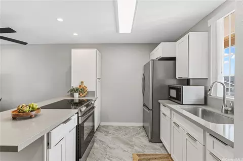94-100 Luluka Pl #L201, Waipahu, HI 96797