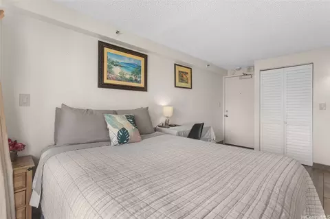 2463 Kuhio Ave #1010, Honolulu, HI 96815