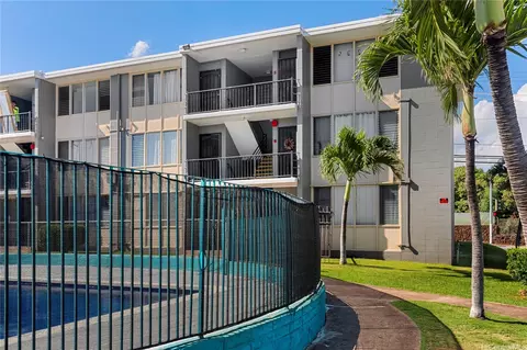 94-099 Waipahu St #A202, Waipahu, HI 96797