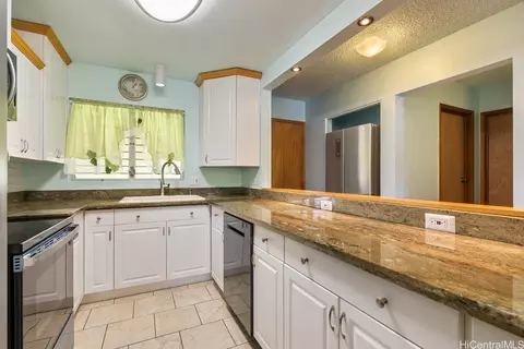 98-1372 Koaheahe Pl #18174, Pearl City, HI 96782