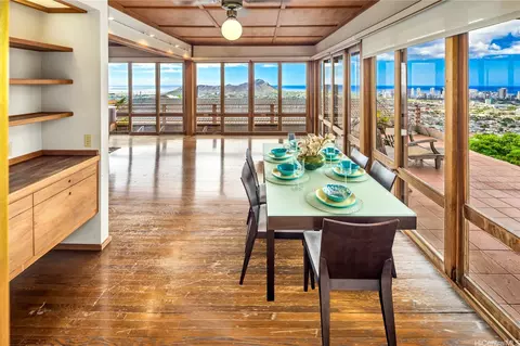 1732 Mikahala Way # -A, Honolulu, HI 96816