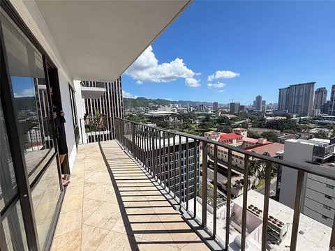 225 Queen St #19F, Honolulu, HI 96813
