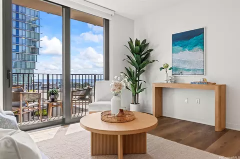 987 Queen St #1004, Honolulu, HI 96814