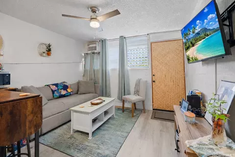 1867 Kaioo Dr #104, Honolulu, HI 96815