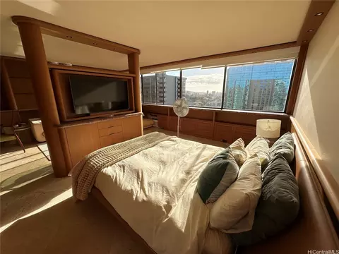1255 Nuuanu Ave #E2903, Honolulu, HI 96817