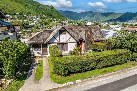 2110 Kakela Pl, Honolulu, HI 96822
