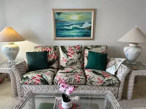 425 Ena Rd #1201B, Honolulu, HI 96815