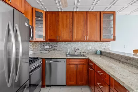 2452 Tusitala St #904, Honolulu, HI 96815