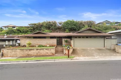 4758 Likini St, Honolulu, HI 96818