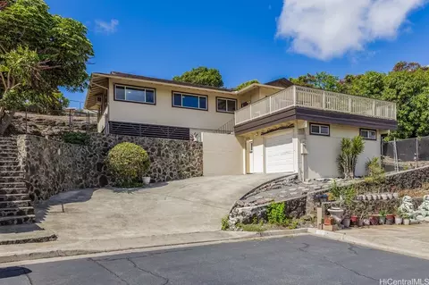 3376 Ala Laulani St, Honolulu, HI 96818