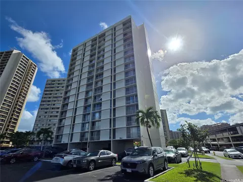 949 Ala Nanala St #1303, Honolulu, HI 96818