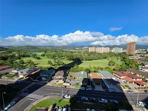 949 Ala Nanala St #1303, Honolulu, HI 96818