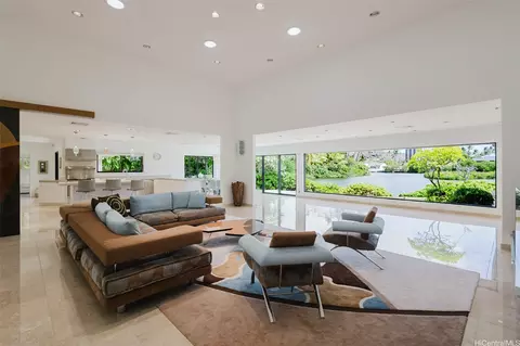 5949 Kalanianaole Hwy #A, Honolulu, HI 96821