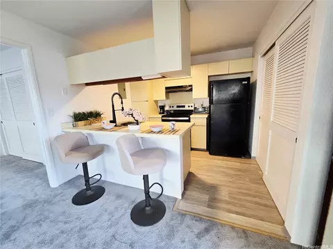 94-1071 Kaukahi Pl #A6, Waipahu, HI 96797