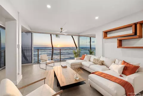 3015 Kalakaua Ave #201, Honolulu, HI 96815