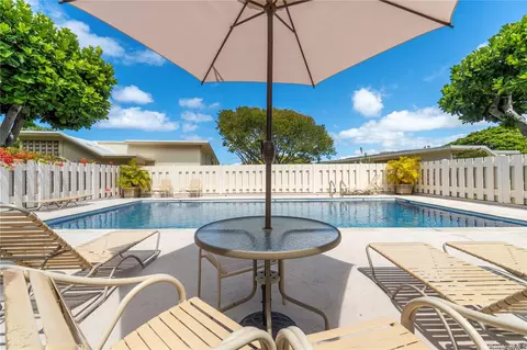3721 Kanaina Ave #205, Honolulu, HI 96815