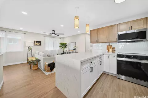 4124 Likini St, Honolulu, HI 96818