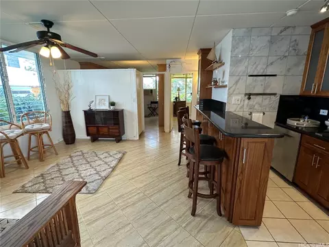 3824 Leahi Ave #215, Honolulu, HI 96815