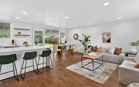 220 Kaha St, Kailua, HI 96734