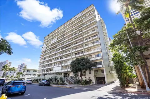 445 Kaiolu St #504, Honolulu, HI 96815
