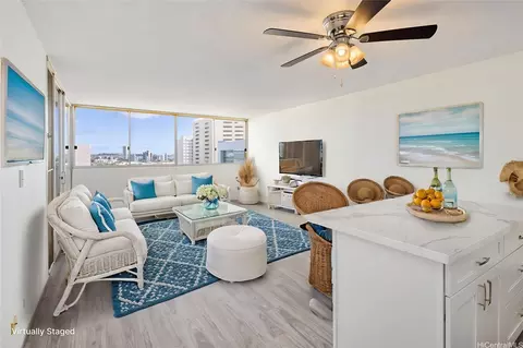 1617 Clark St #702, Honolulu, HI 96822