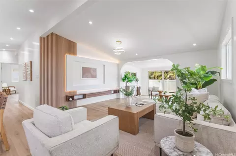308 Hanakoa St, Honolulu, HI 96825