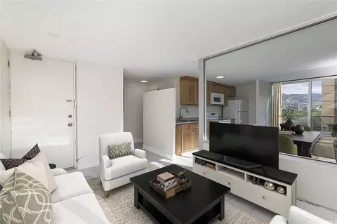 2421 Tusitala St #501, Honolulu, HI 96815