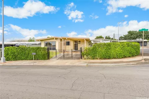 1912 Hoolehua St, Pearl City, HI 96782