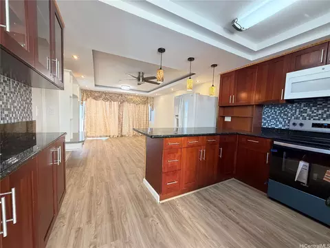 2440 Date St #106, Honolulu, HI 96826