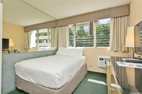 444 Kanekapolei St #205, Honolulu, HI 96815