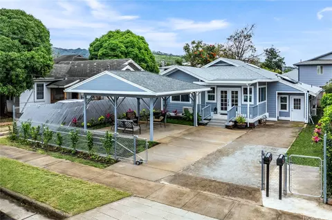 1307 Farrington St, Honolulu, HI 96826
