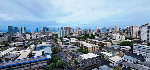 1561 Pensacola St #1706, Honolulu, HI 96822