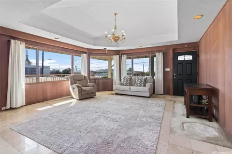 1808 Lakapu St, Honolulu, HI 96819