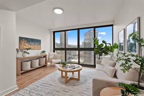 600 Queen St #2407, Honolulu, HI 96813