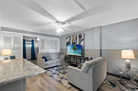 1190 Wilder Ave #102, Honolulu, HI 96822