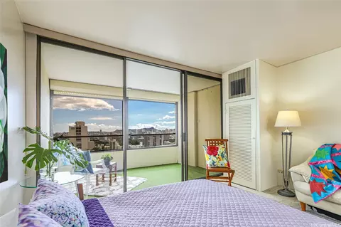 1717 Mott Smith Dr #2009, Honolulu, HI 96822
