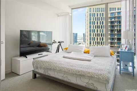 1001 Queen St #3405, Honolulu, HI 96814