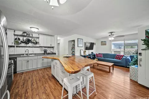 67-173 Kuoha St, Waialua, HI 96791