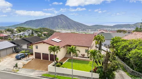 1105 Kaluanui Rd, Honolulu, HI 96825
