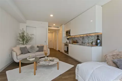 987 Queen St #3506, Honolulu, HI 96814