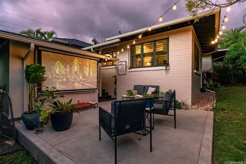 2445 10th Ave, Honolulu, HI 96816