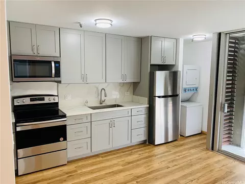 1226 Alexander St #703, Honolulu, HI 96826