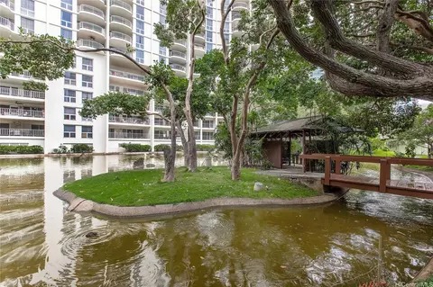 469 Ena Rd #1405, Honolulu, HI 96815