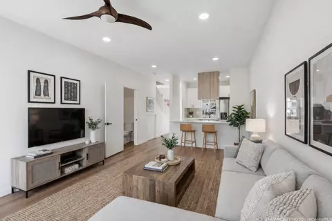 94-690 Lumiauau St #TT5, Waipahu, HI 96797