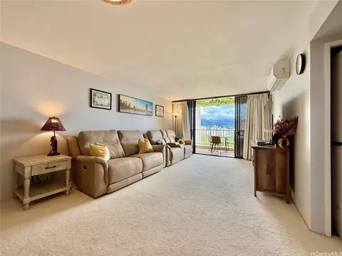 990 Ala Nanala St #19A, Honolulu, HI 96818