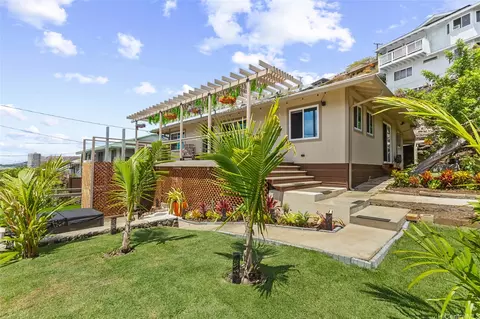 1358 Makaikoa St, Honolulu, HI 96821