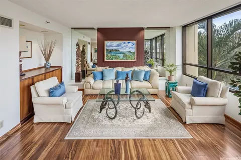 1525 Wilder Ave #308, Honolulu, HI 96822