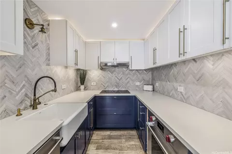 2979 Kalakaua Ave #803, Honolulu, HI 96815