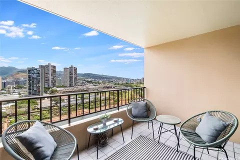 2121 Ala Wai Blvd #1702, Honolulu, HI 96815