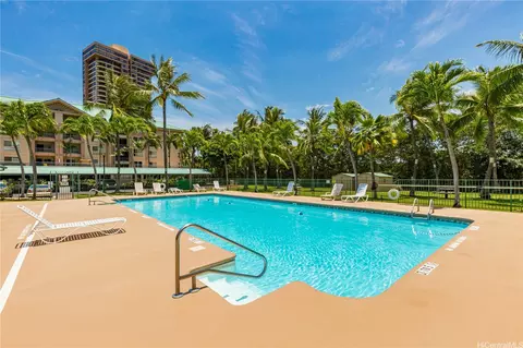 3009 Ala Makahala Pl #504, Honolulu, HI 96818